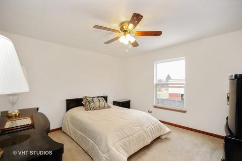 830 Vera Ln, Wheeling, IL 60090 photo 13