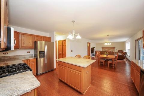 830 Vera Ln, Wheeling, IL 60090 photo 5