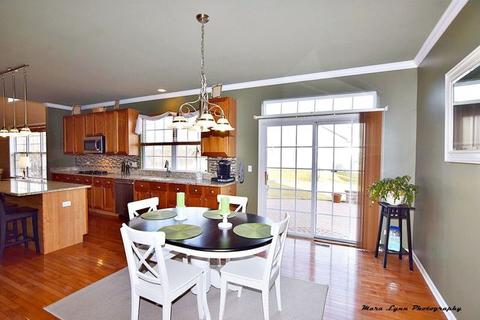 1303 Bay Meadows Dr, Bartlett, IL 60103 photo 7