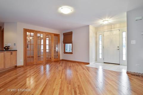 820 University Pl, Wheaton, IL 60187 photo 3