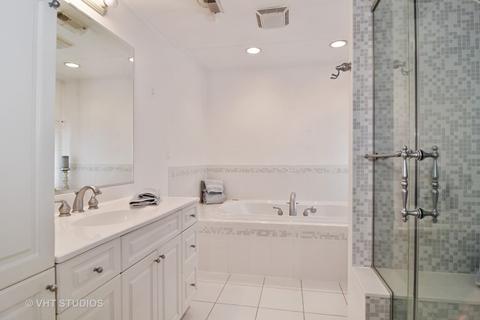 820 University Pl, Wheaton, IL 60187 photo 10