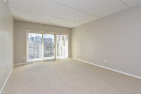 1675 Mill St #404, Des Plaines, IL 60016 photo 2