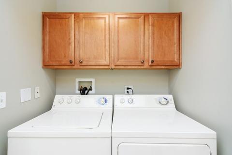 1675 Mill St #404, Des Plaines, IL 60016 photo 9