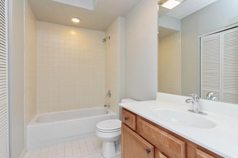 1675 Mill St #404, Des Plaines, IL 60016 photo 8