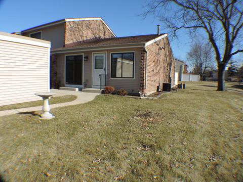 1078 Cascade Dr, Aurora, IL 60506 photo 1