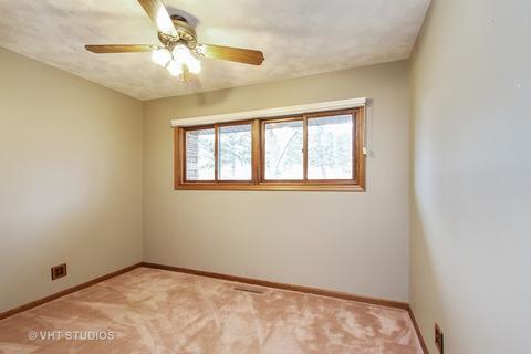 1115 Circle Ct W, Mchenry, IL 60051 photo 11