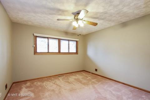 1115 Circle Ct W, Mchenry, IL 60051 photo 10