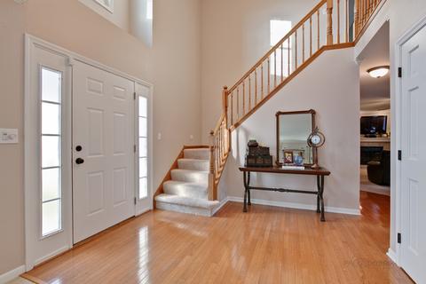 1465 Polo Dr, Bartlett, IL 60103 photo 2