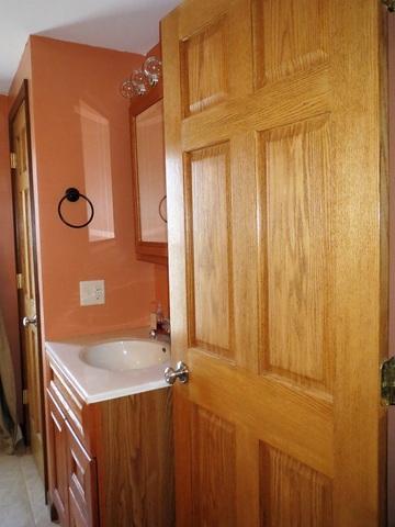 325 E Van Buren St, Ohio, IL 61349 photo 9