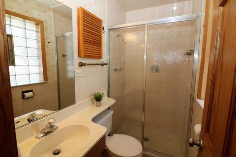 725 Therese Ter, Des Plaines, IL 60016 photo 15