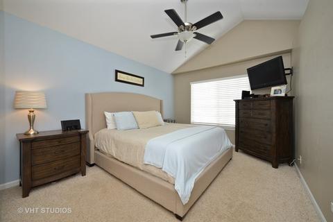 2218 Daybreak Dr, Aurora, IL 60503 photo 8