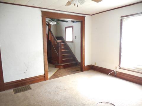 208 E 3rd St, Lostant, IL 61334 photo 4