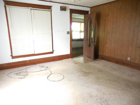 208 E 3rd St, Lostant, IL 61334 photo 17