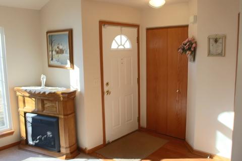 7317 Fordham Ln, Plainfield, IL 60586 photo 2