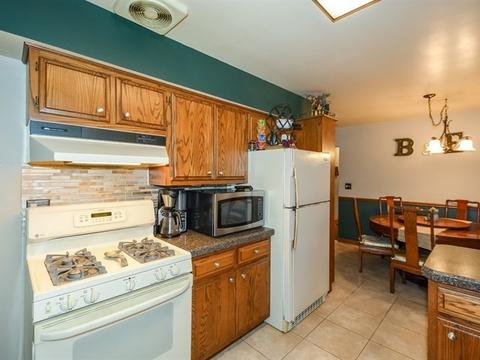 607 E Bevan Dr, Joliet, IL 60435 photo 5