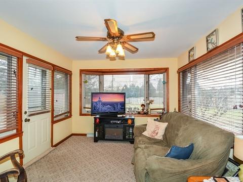 607 E Bevan Dr, Joliet, IL 60435 photo 6