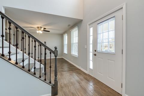 1120 Symphony Dr, Aurora, IL 60504 photo 2