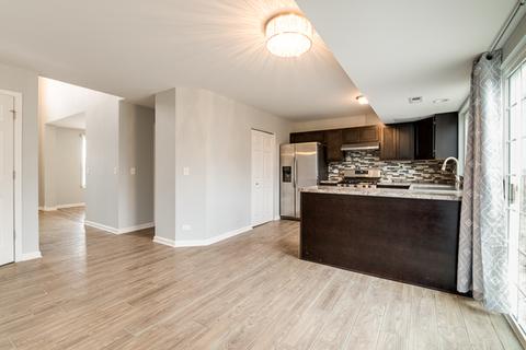 1120 Symphony Dr, Aurora, IL 60504 photo 5