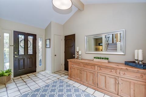 1425 Stonebridge Trl, Wheaton, IL 60189 photo 5