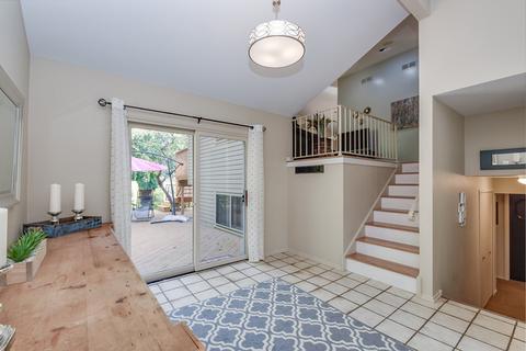 1425 Stonebridge Trl, Wheaton, IL 60189 photo 4