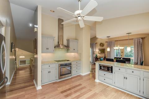 1425 Stonebridge Trl, Wheaton, IL 60189 photo 9