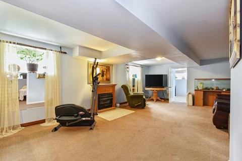 240 E 109th St, Chicago, IL 60628 photo 11