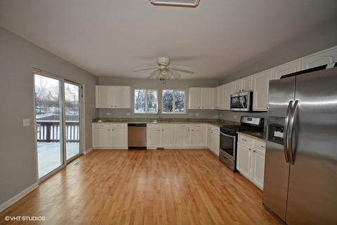 2155 Clementi Ln, Aurora, IL 60503 photo 4