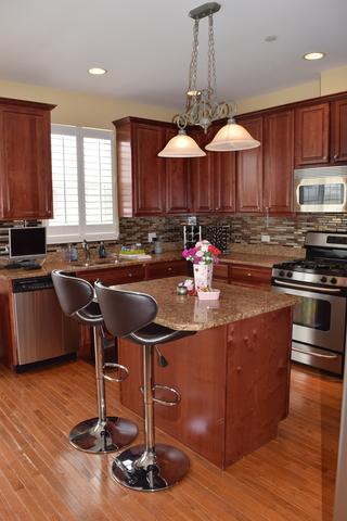 473 E Railroad Ave, Bartlett, IL 60103 photo 3