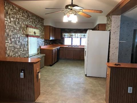 228 E 3rd St, Oglesby, IL 61348 photo 4
