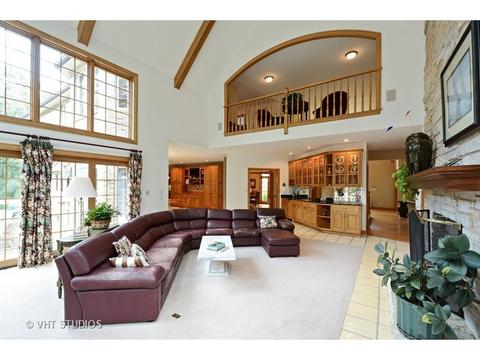 2 Eagle Pointe Dr, Barrington, IL 60010 photo 9