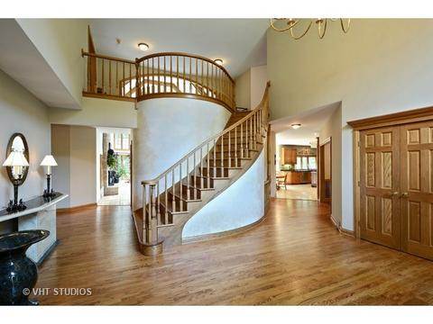 2 Eagle Pointe Dr, Barrington, IL 60010 photo 4