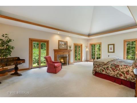 2 Eagle Pointe Dr, Barrington, IL 60010 photo 13