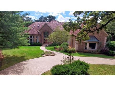 2 Eagle Pointe Dr, Barrington, IL 60010 photo 3
