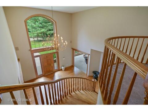 2 Eagle Pointe Dr, Barrington, IL 60010 photo 5