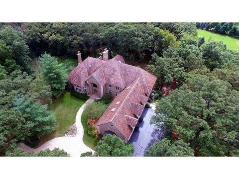 2 Eagle Pointe Dr, Barrington, IL 60010 photo 1
