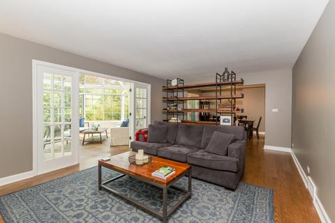 2069 Spring Green Dr, Wheaton, IL 60189 photo 3