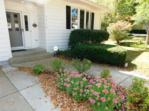 1715 Sundown Ln, Johnsburg, IL 60051 photo 2