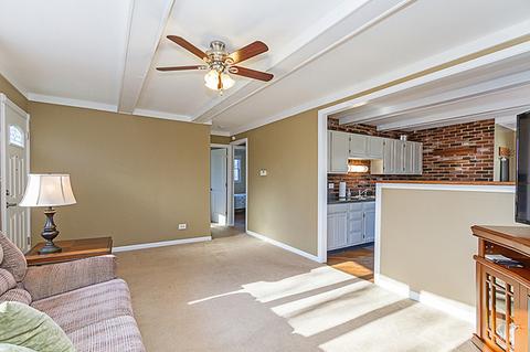 3200 Swallow Ln, Rolling Meadows, IL 60008 photo 4