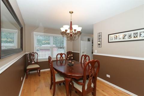 901 Perry Dr, Algonquin, IL 60102 photo 5