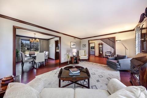 2277 Albright Ln, Wheaton, IL 60189 photo 4