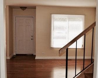 1762 Raleigh Ln, Hoffman Estates, IL 60169 photo 2