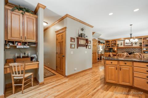 1019 N Cross St, Wheaton, IL 60187 photo 10