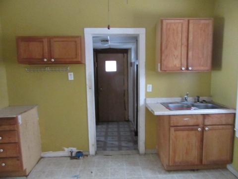 522 Franklin St, Peru, IL 61354 photo 2
