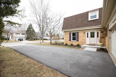 1624 E Cedar Ln, Mount Prospect, IL 60056 photo 4