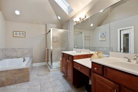 363 W Devon Ave, Roselle, IL 60172 photo 14