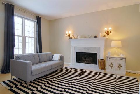324 N Wright St, Naperville, IL 60540 photo 3
