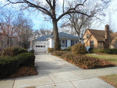 910 N Scott St, Wheaton, IL 60187 photo 2
