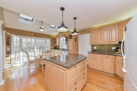 1225 Delles Rd, Wheaton, IL 60189 photo 3