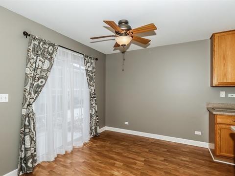2490 Amber Ln, Elgin, IL 60123 photo 12