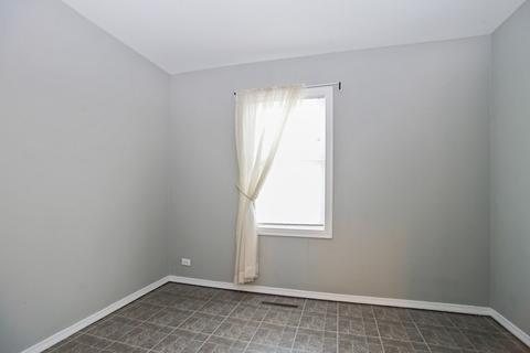 22 E Pine St, Streamwood, IL 60107 photo 8